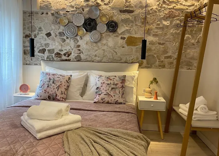 Apartment Biscoutsis Old Town