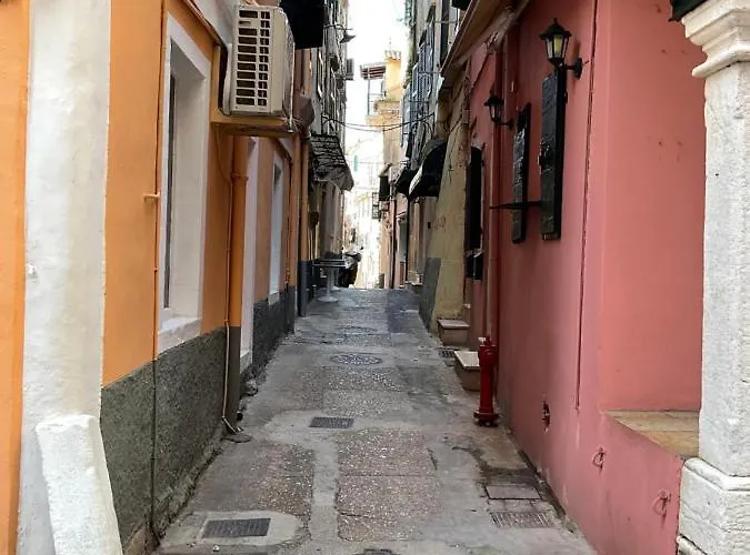 Biscoutsis Old Town * Corfu (city)