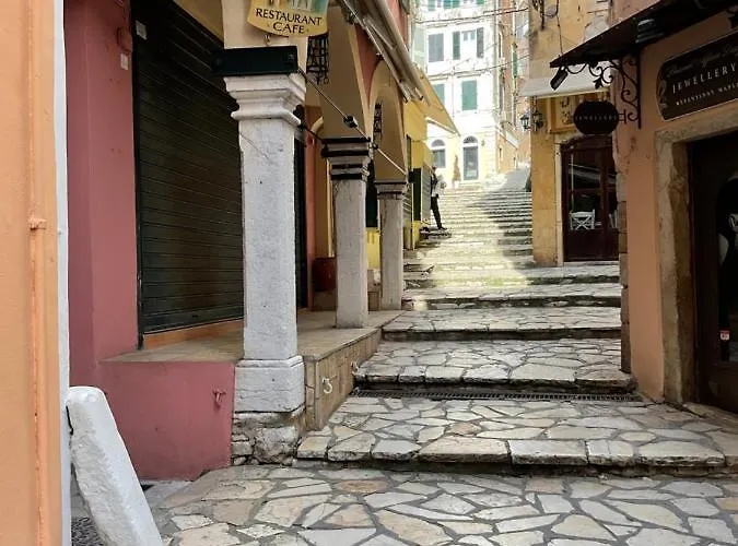 Biscoutsis Old Town * Corfu (city)